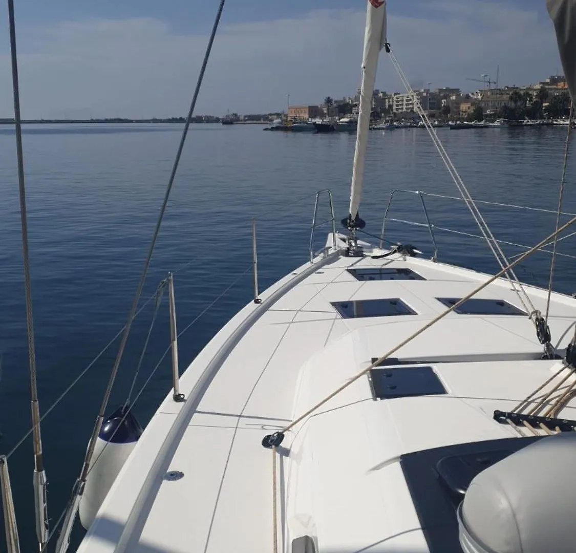 Botel Dormire In Barca A Vela Palermo