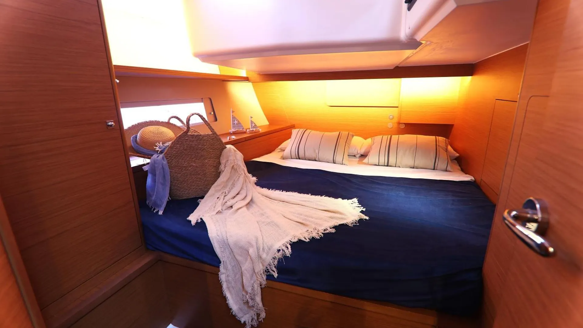 Dormire In Barca A Vela Palermo Italy